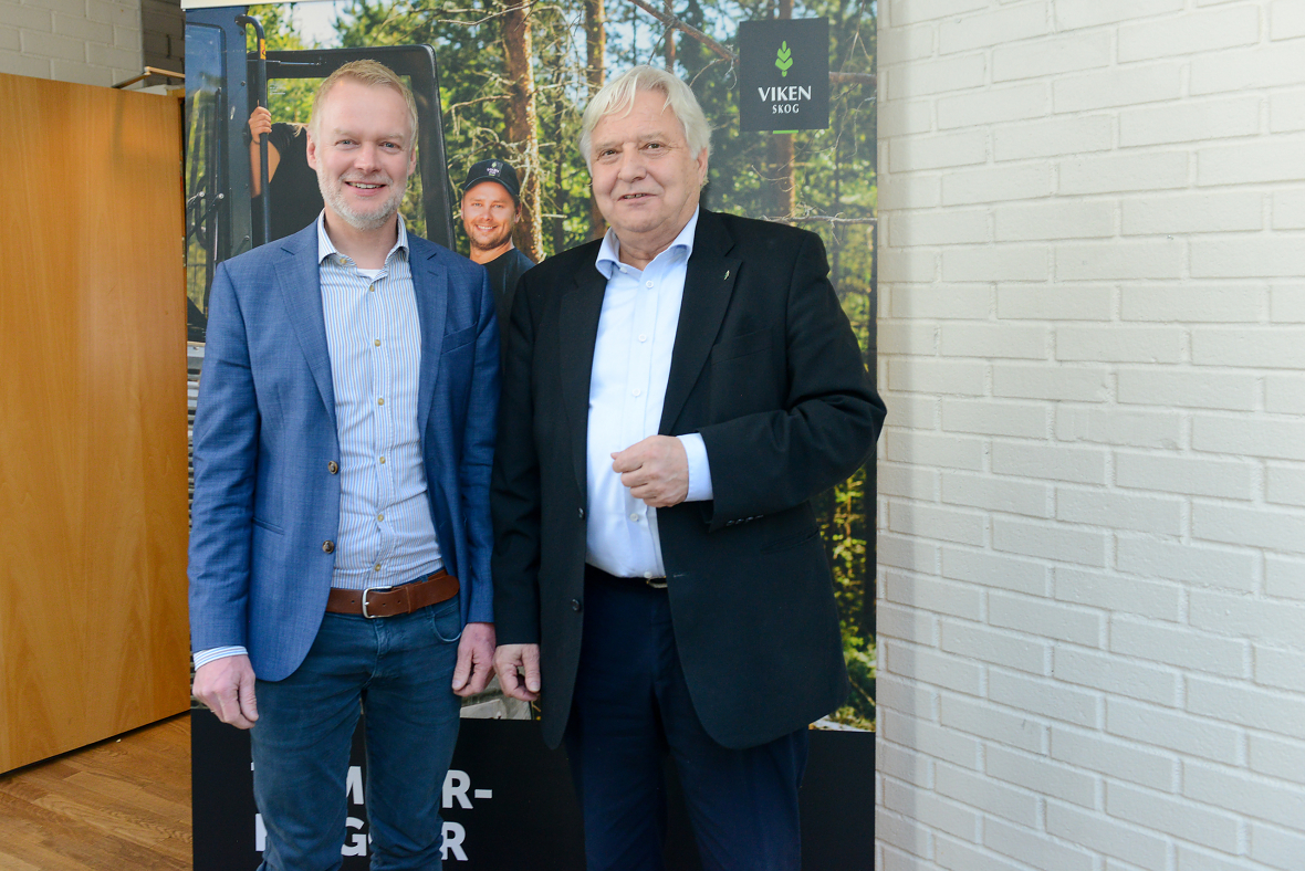 Nestleder Erland Lundby og styreleder Olav Breivik kan se tilbake på et rekordår for Viken Skog.